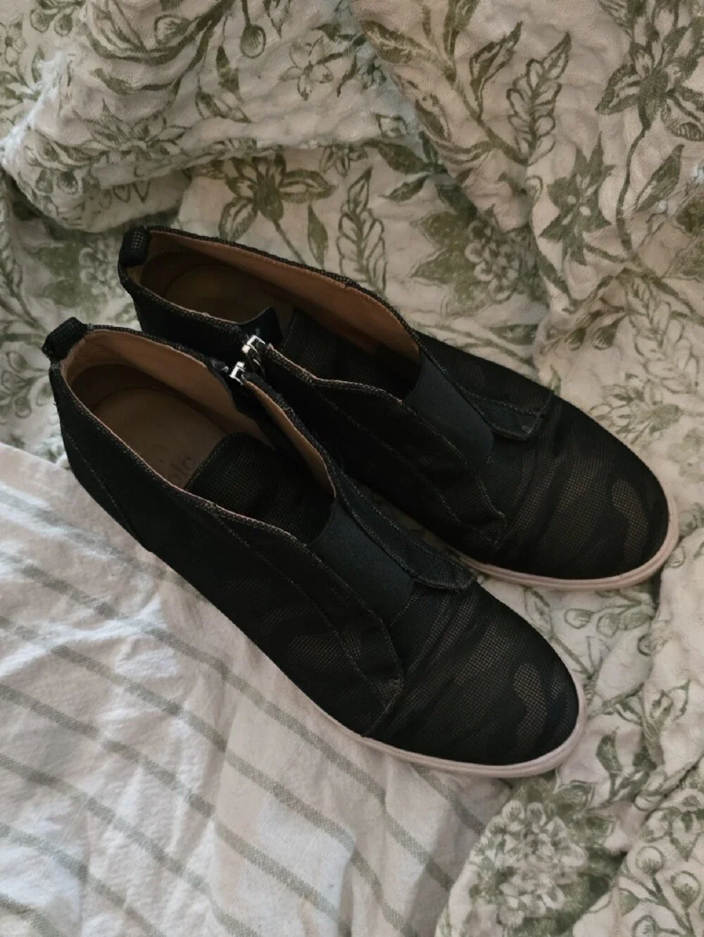 Women's Size 9 High-Top Wedge Sneakers - Black Camouflage
